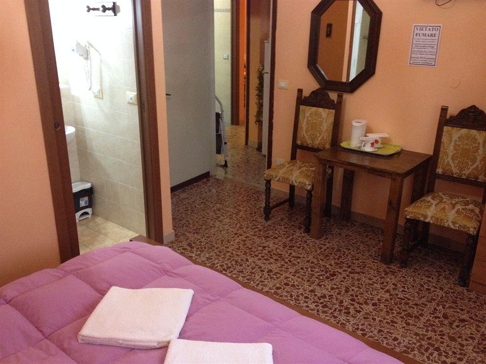 Bed and Breakfast A Casa Doina Airport2 Pisa Exterior foto