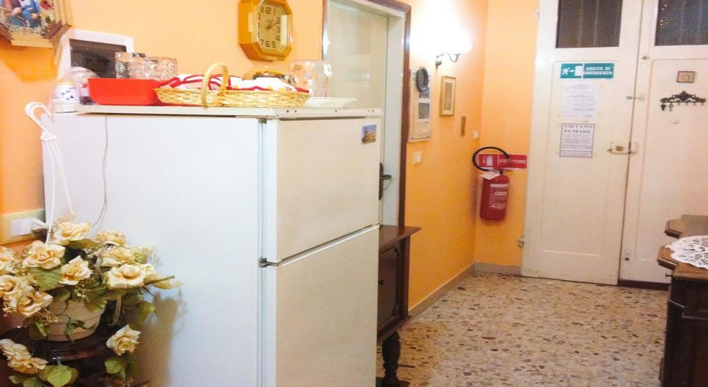 Bed and Breakfast A Casa Doina Airport2 Pisa Exterior foto