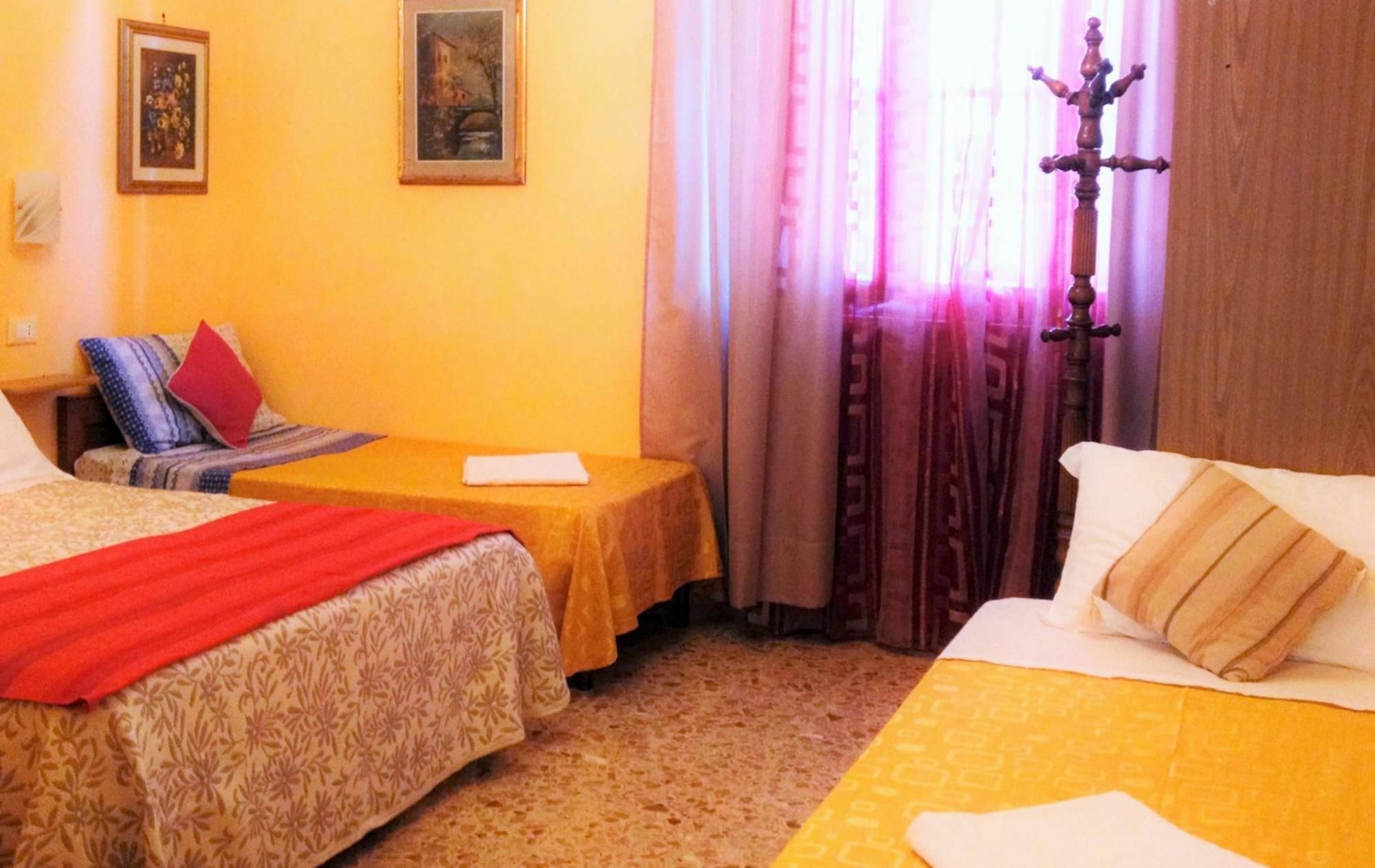 Bed and Breakfast A Casa Doina Airport2 Pisa Exterior foto
